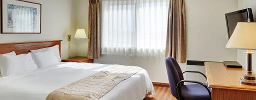 Lakeview Inns & Suites - Брандън Екстериор снимка